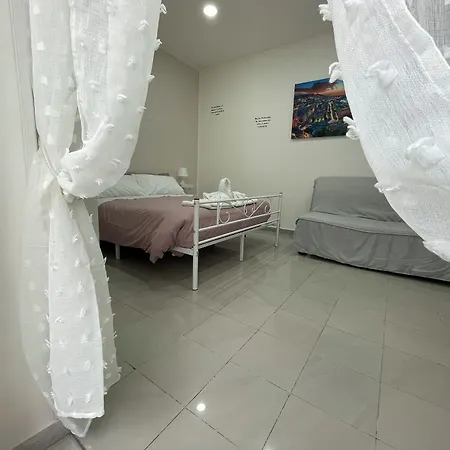 Notte A فندق مبيت وإفطار نابولي